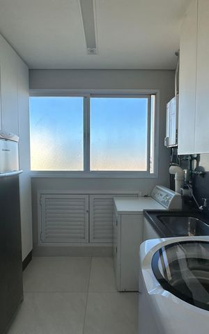 Apartamento à venda com 284m², 3 quartos e 5 vagas Apartamento à venda com 284m², 3 quartos e 5 vagasÁrea de Serviço