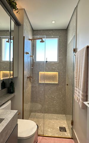 Apartamento à venda com 284m², 3 quartos e 5 vagas Apartamento à venda com 284m², 3 quartos e 5 vagasBanheiro da Suíte 2