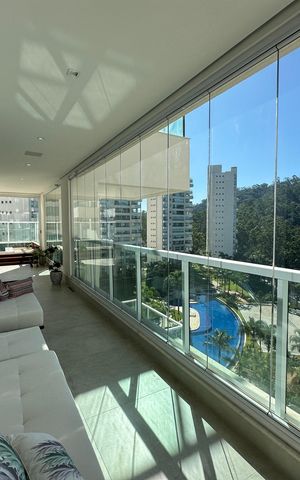 Apartamento à venda com 284m², 3 quartos e 5 vagas Apartamento à venda com 284m², 3 quartos e 5 vagasVaranda da Sala