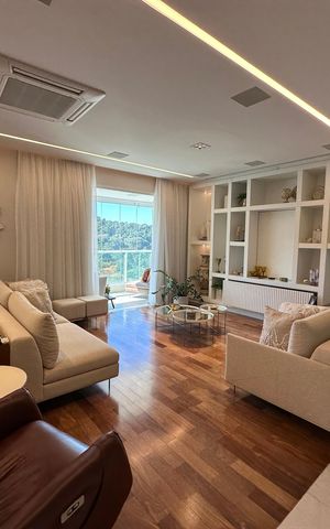 Apartamento à venda com 284m², 3 quartos e 5 vagas Apartamento à venda com 284m², 3 quartos e 5 vagasSala