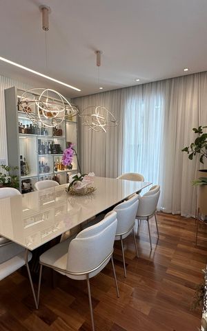 Apartamento à venda com 284m², 3 quartos e 5 vagas Apartamento à venda com 284m², 3 quartos e 5 vagasSala de Jantar