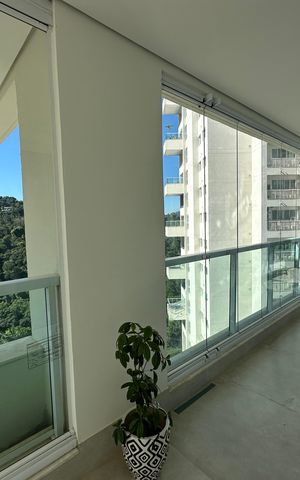 Apartamento à venda com 284m², 3 quartos e 5 vagas Apartamento à venda com 284m², 3 quartos e 5 vagasVaranda da Sala