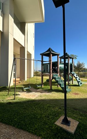 Apartamento à venda com 284m², 3 quartos e 5 vagas Apartamento à venda com 284m², 3 quartos e 5 vagasÁrea comum - Playground