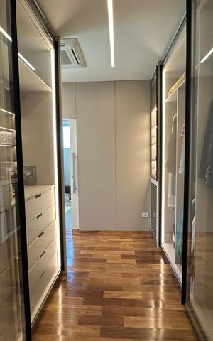 Apartamento à venda com 284m², 3 quartos e 5 vagas Apartamento à venda com 284m², 3 quartos e 5 vagasCloset da suíte 1
