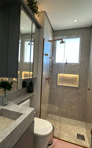 Apartamento à venda com 284m², 3 quartos e 5 vagas Apartamento à venda com 284m², 3 quartos e 5 vagasBanheiro da Suíte 2