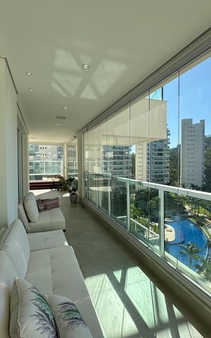 Apartamento à venda com 284m², 3 quartos e 5 vagas Apartamento à venda com 284m², 3 quartos e 5 vagasVaranda da Sala