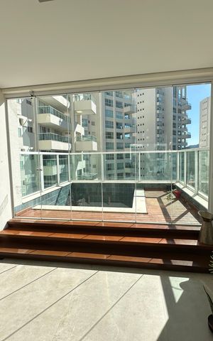 Apartamento à venda com 284m², 3 quartos e 5 vagas Apartamento à venda com 284m², 3 quartos e 5 vagasPiscina