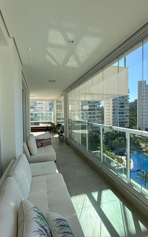 Apartamento à venda com 284m², 3 quartos e 5 vagas Apartamento à venda com 284m², 3 quartos e 5 vagasVaranda da Sala