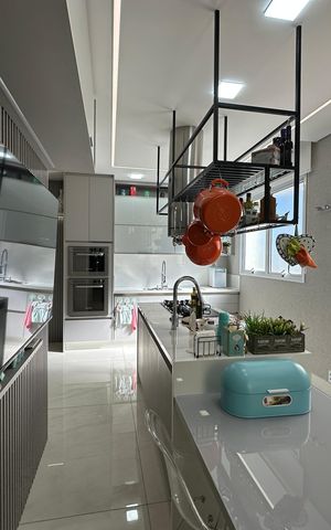 Apartamento à venda com 284m², 3 quartos e 5 vagas Apartamento à venda com 284m², 3 quartos e 5 vagasCozinha