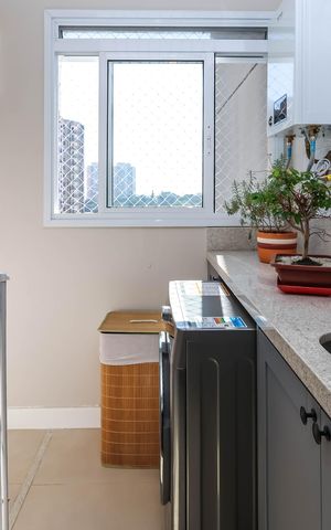 Apartamento à venda com 81m², 2 quartos e 1 vagaÁrea de Serviço