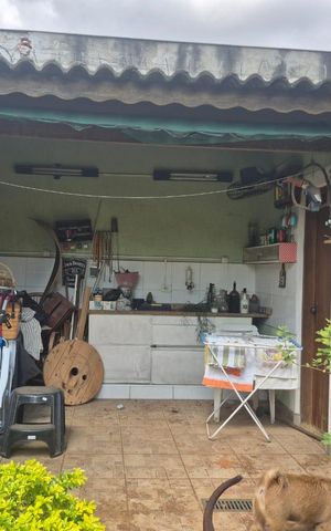 Casa à venda com 270m², 4 quartos e 4 vagas Casa à venda com 270m², 4 quartos e 4 vagasÁrea externa