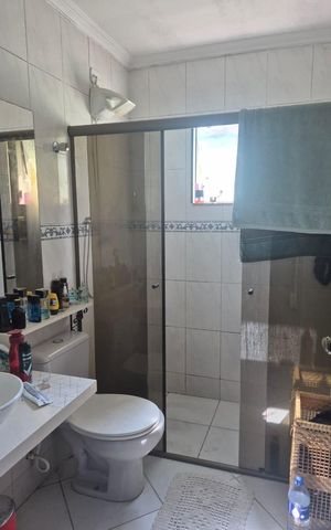 Casa à venda com 270m², 4 quartos e 4 vagas Casa à venda com 270m², 4 quartos e 4 vagasBanheiro