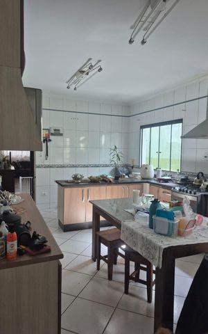Casa à venda com 270m², 4 quartos e 4 vagas Casa à venda com 270m², 4 quartos e 4 vagasCozinha