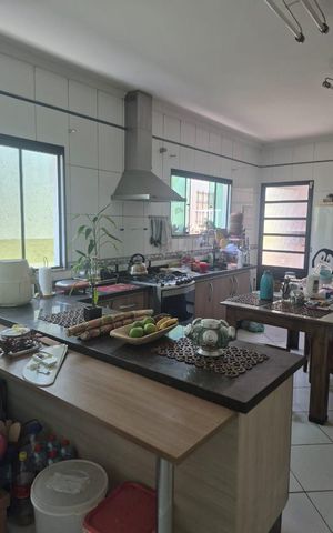 Casa à venda com 270m², 4 quartos e 4 vagas Casa à venda com 270m², 4 quartos e 4 vagasCozinha