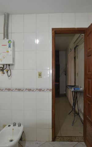 Casa à venda com 350m², 5 quartos e 8 vagasBanheiro da Suíte