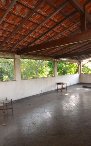 Casa à venda com 350m², 5 quartos e 8 vagasTerraço Goumert