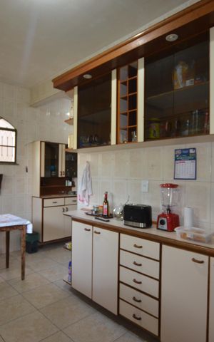 Casa à venda com 350m², 5 quartos e 8 vagasCozinha