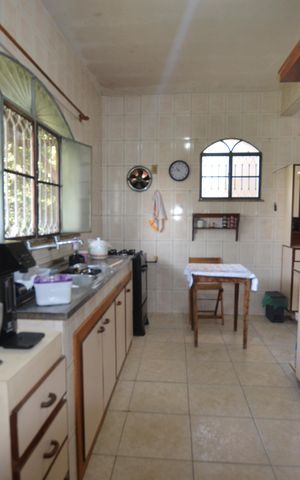 Casa à venda com 350m², 5 quartos e 8 vagasCozinha