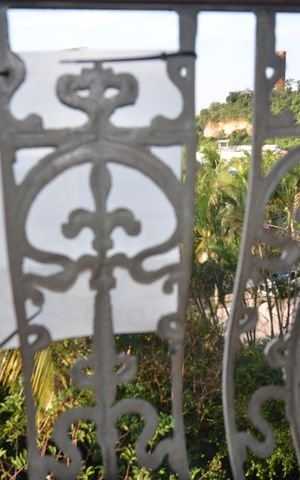 Casa à venda com 350m², 5 quartos e 8 vagasPlaca Instalada