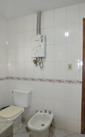 Casa à venda com 350m², 5 quartos e 8 vagasBanheiro da Suíte