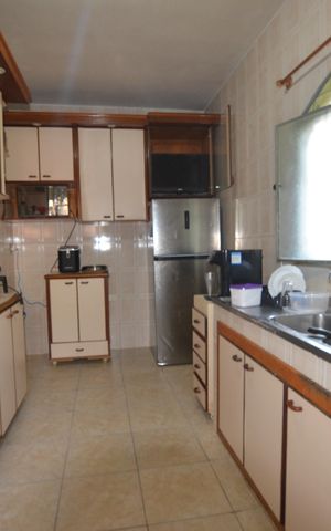 Casa à venda com 350m², 5 quartos e 8 vagasCozinha