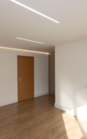 Apartamento à venda com 341m², 4 quartos e 5 vagas Apartamento à venda com 341m², 4 quartos e 5 vagasSuíte 3