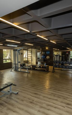 Apartamento à venda com 341m², 4 quartos e 5 vagas Apartamento à venda com 341m², 4 quartos e 5 vagasÁrea comum - Academia
