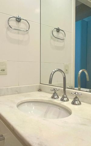 Apartamento para alugar com 130m², 4 quartos e 3 vagas Apartamento para alugar com 130m², 4 quartos e 3 vagasBanheiro da Suíte 1