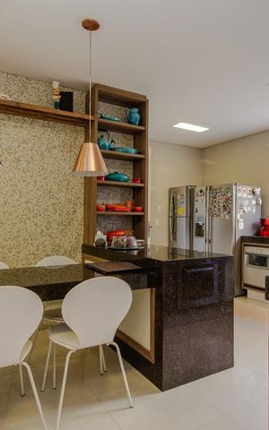 Casa de condomínio à venda com 439m², 4 quartos e 2 vagas Casa de condomínio à venda com 439m², 4 quartos e 2 vagasCozinha