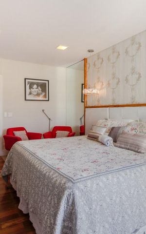 Casa de condomínio à venda com 439m², 4 quartos e 2 vagas Casa de condomínio à venda com 439m², 4 quartos e 2 vagasQuarto