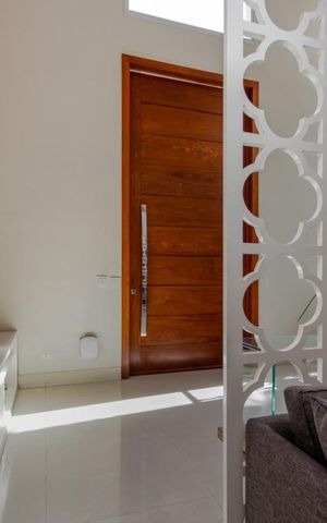 Casa de condomínio à venda com 439m², 4 quartos e 2 vagas Casa de condomínio à venda com 439m², 4 quartos e 2 vagasSala