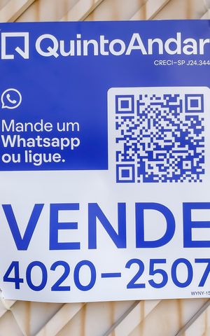 Casa à venda com 263m², 2 quartos e 4 vagas Casa à venda com 263m², 2 quartos e 4 vagasPlaca