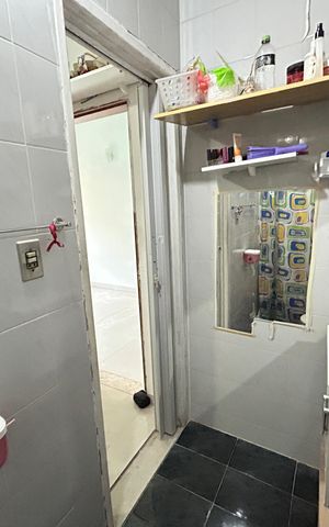 Casa à venda com 80m², 4 quartos e 2 vagasBanheiro da Suíte