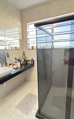 Casa à venda com 80m², 4 quartos e 2 vagasBanheiro 3