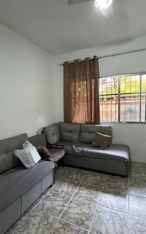 Casa à venda com 80m², 4 quartos e 2 vagasSala