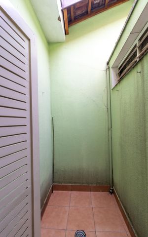 Casa à venda com 178m², 4 quartos e 3 vagas Casa à venda com 178m², 4 quartos e 3 vagasVaranda do Quarto 01