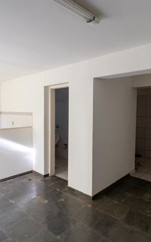 Casa à venda com 178m², 4 quartos e 3 vagas Casa à venda com 178m², 4 quartos e 3 vagasSala da casa 02