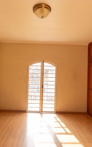 Casa à venda com 178m², 4 quartos e 3 vagas Casa à venda com 178m², 4 quartos e 3 vagasQuarto 02