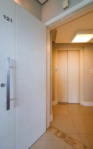 Apartamento à venda com 129m², 2 quartos e 3 vagas