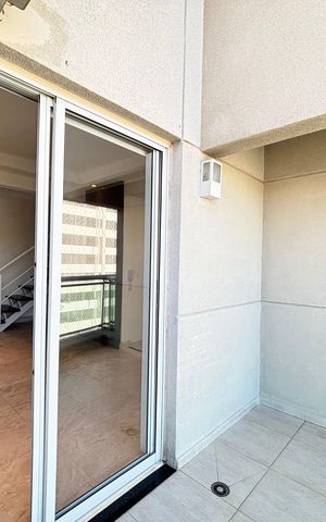 Apartamento à venda com 64m², 1 quarto e 2 vagas Apartamento à venda com 64m², 1 quarto e 2 vagasVaranda