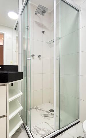 Apartamento à venda com 64m², 1 quarto e 2 vagas Apartamento à venda com 64m², 1 quarto e 2 vagasBanheiro da Suíte