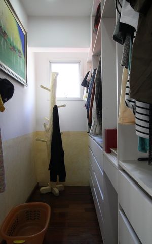 Apartamento à venda com 131m², 3 quartos e 3 vagasCloset Suíte 1