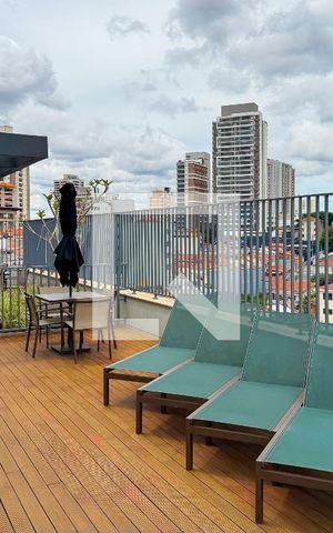 Studio à venda com 27m², 1 quarto e sem vaga Studio à venda com 27m², 1 quarto e sem vagaPiscina