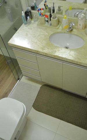 Apartamento à venda com 72m², 2 quartos e 2 vagasBanheiro da Suíte 