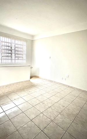 Casa para alugar com 74m², 2 quartos e sem vaga Casa para alugar com 74m², 2 quartos e sem vagaSala