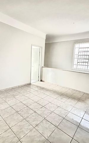 Casa para alugar com 74m², 2 quartos e sem vaga Casa para alugar com 74m², 2 quartos e sem vagaSala