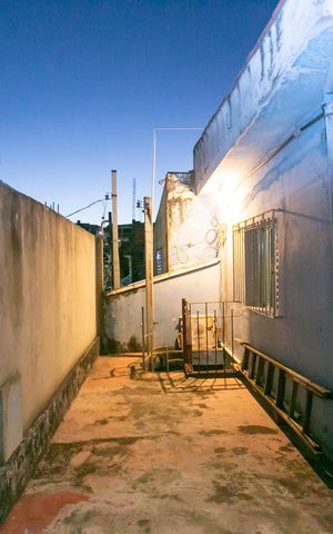 Casa à venda com 150m², 1 quarto e 3 vagas Casa à venda com 150m², 1 quarto e 3 vagasÁrea Externa