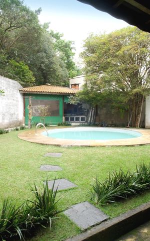 Casa para alugar com 600m², 5 quartos e 6 vagasPiscina