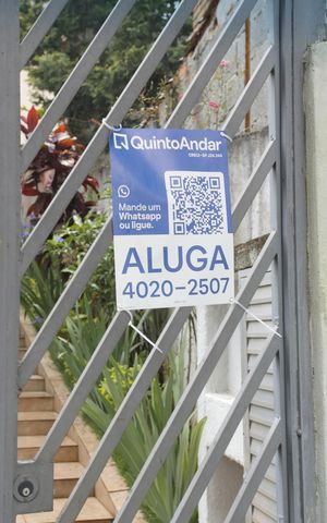 Casa para alugar com 600m², 5 quartos e 6 vagasFachada