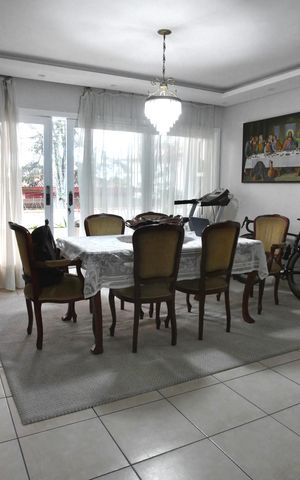 Casa para alugar com 600m², 5 quartos e 6 vagasSala